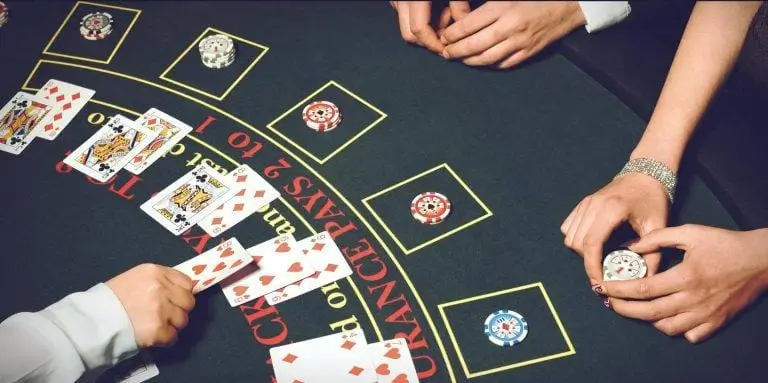 chơi bài blackjack cung nha cai rs8